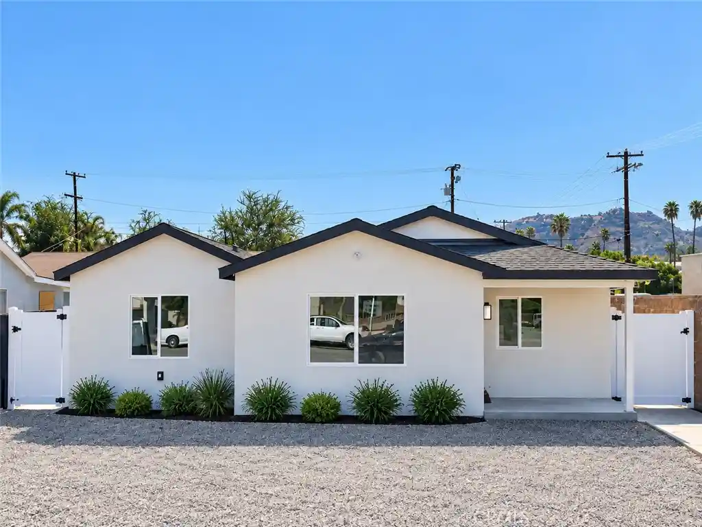 Multi family home for sale at 3752 3754 Mintern St, Jurupa Valley, CA 92509 | MLS# DW26198484