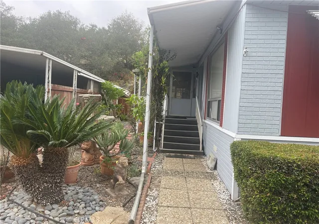 Photo 2 of Manufactured home for sale at 4747 Oak Crst St #103, Fallbrook, CA 92028 | MLS# SW26197897 | Listing updated on 2026-10-07