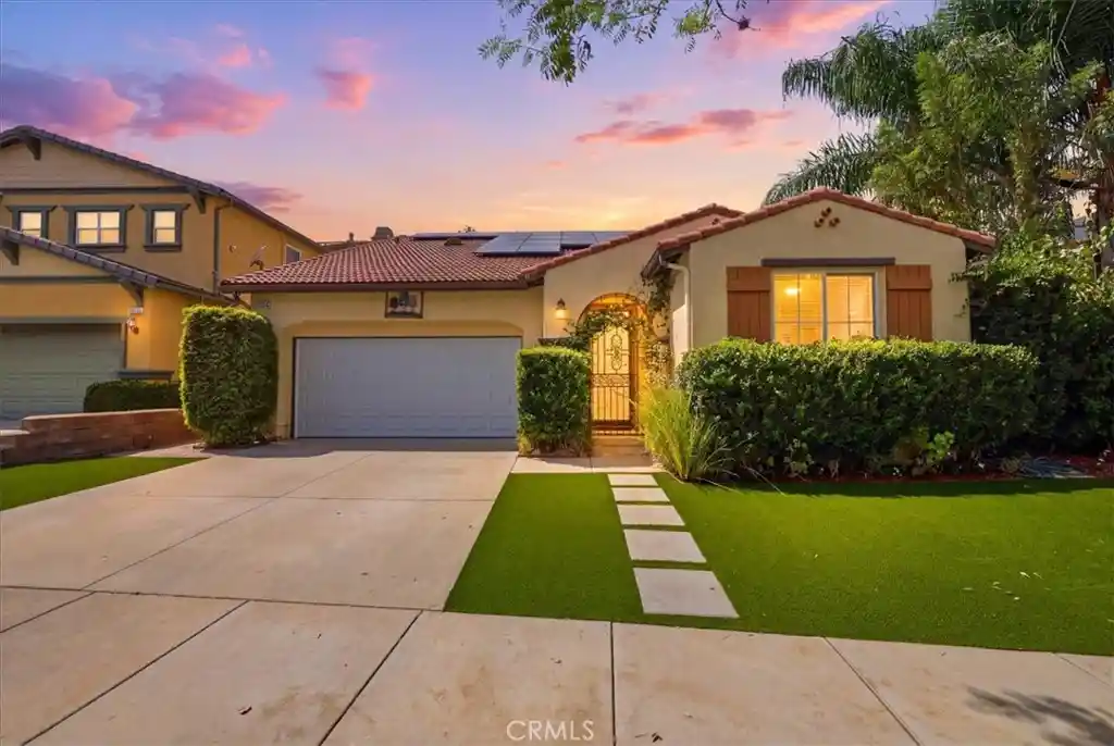 Photo 1 of Single family home for sale at 25241 Pacific Crst, Corona, CA 92883 | MLS# IG26198564 | Listing updated on 2026-10-11