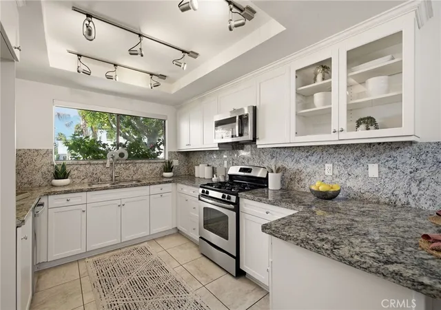 Photo 2 of Townhouse for sale at 2300 Carnegie Ln #4, Redondo Beach, CA 90278 | MLS# SB26187242 | Listing updated on 2026-10-09