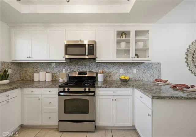 Photo 3 of Townhouse for sale at 2300 Carnegie Ln #4, Redondo Beach, CA 90278 | MLS# SB26187242 | Listing updated on 2026-10-09