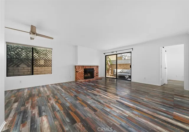 Listing Photo 5 - Condo for sale in building located at 1404 Buena Vis, San Clemente, CA 92672 - Unit #1