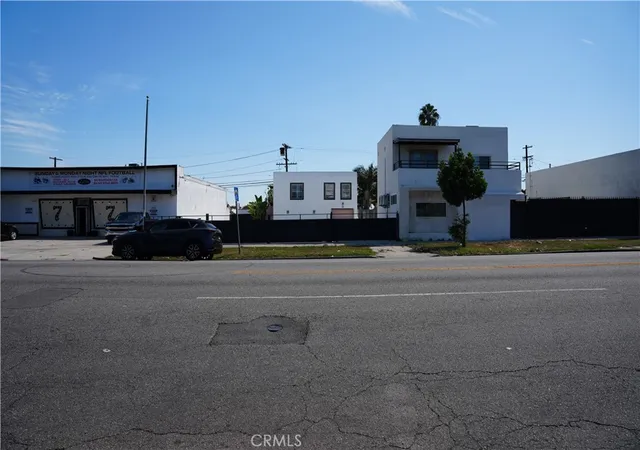 Photo 2 of House for sale at 7506 S Western Ave Los Angeles, Los Angeles, CA 90047 | MLS# MB26198940 | Listing updated on 2026-09-22