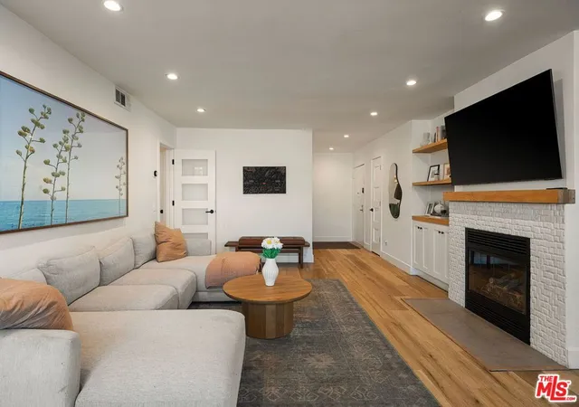 Photo 3 of Condo for sale at 415 Montana Ave #107, Santa Monica, CA 90403 | MLS# 26986489 | Listing updated on 2026-09-18