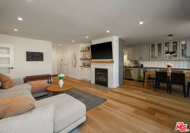 Photo 3 of Condo for sale at 415 Montana Ave #107, Santa Monica, CA 90403 | MLS# 26986489 | Listing updated on 2026-09-18