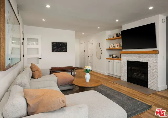 Photo 4 of Condo for sale at 415 Montana Ave #107, Santa Monica, CA 90403 | MLS# 26986489 | Listing updated on 2026-09-18