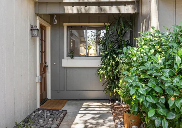 Photo 3 of Townhouse for sale at 574 Spinnaker Ct, Santa Cruz, CA 95062 | MLS# ML82060821 | Listing updated on 2026-10-05