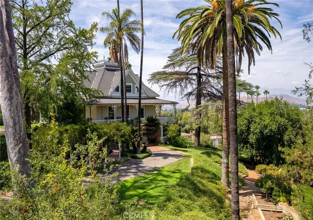 Photo 4 of Single family home for sale at 2812 Ivy, Riverside, CA 92506 | MLS# IV26198138 | Listing updated on 2026-09-13