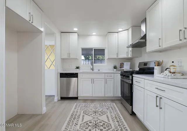 Photo 3 of Manufactured home for sale at 40 Heather Way, Ventura, CA 93004 | MLS# 226004346 | Listing updated on 2026-10-08