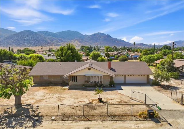 Photo 3 of Sale Pending at 29095 Bay, Moreno Valley, CA 92555 | MLS# CV26198988 | Listing updated on 2026-10-01