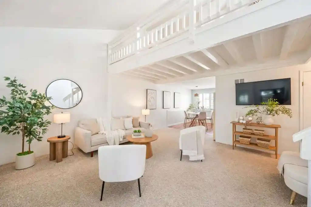 Listing Photo 2 - Condo for sale in 318 Juniper Ave located at 318 Juniper Ave, Carlsbad, CA 92008 - Unit #10