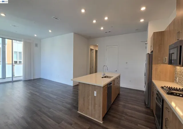 Listing Photo 5 - Condo for sale in building located at 45128 Warm Springs Blvd, Fremont, CA 94539 - Unit #355