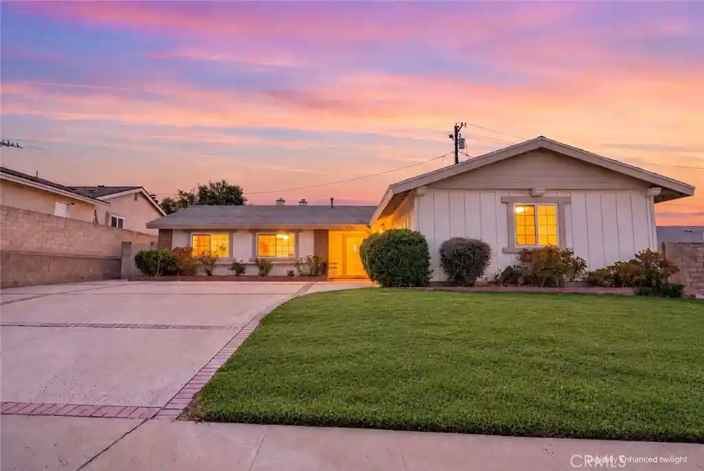 Photo 1 of Single family home for sale at 6736 Whitewood St, Simi Valley, CA 93063 | MLS# SR26198657 | Listing updated on 2026-10-16