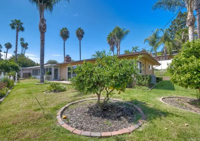 Photo 3 of Sale Pending at 1418 Phillips St, Vista, CA 92083 | MLS# NDP2608520 | Listing updated on 2026-09-24