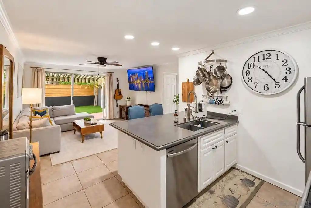 Listing Photo 2 - Condo for sale in 8022 Linda Vis Rd located at 8022 Linda Vis Rd, San Diego, CA 92111 - Unit #1M