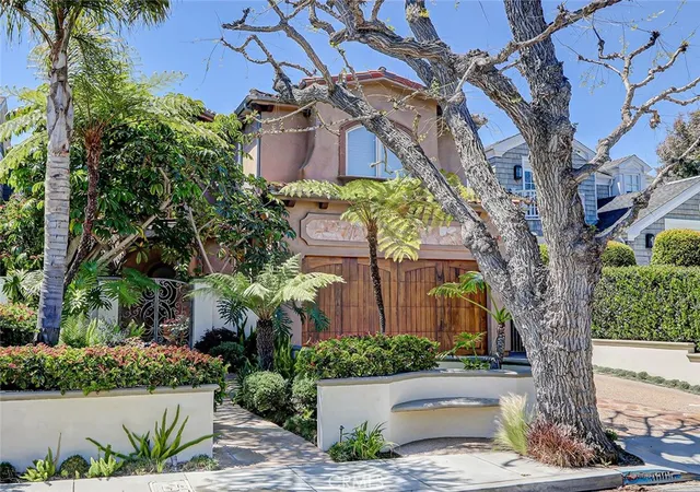 Photo 1 of Single family home for sale at 3005 N Poinsettia, Manhattan Beach, CA 90266 | MLS# SB26198952 | Listing updated on 2026-09-28