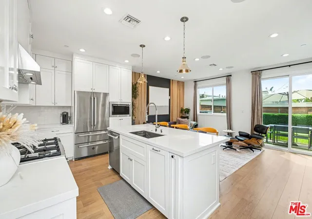 Photo 3 of Townhouse for sale at 1209 N Commonwealth Ave, Los Angeles, CA 90029 | MLS# 26986441 | Listing updated on 2026-10-08