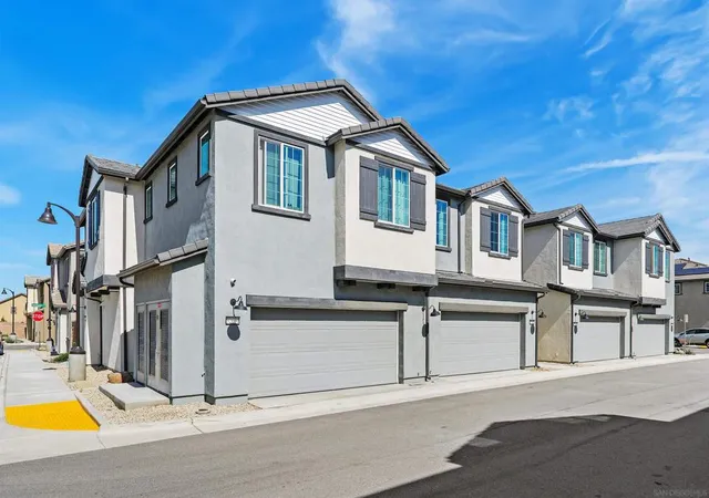Townhouse for sale at 32612 Manhattan Ave, Winchester, CA 92596 | MLS# 260022278SD