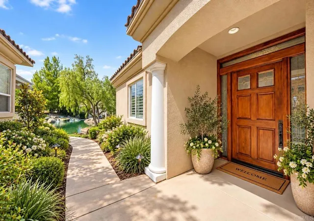 Photo 3 of Condo for sale at 38669 Muirfield Dr, Murrieta, CA 92562 | MLS# NDP2608527 | Listing updated on 2026-09-13