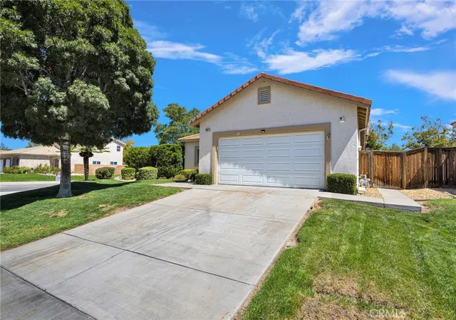 Photo 3 of Single family home for sale at 15877 Sapphire St, Victorville, CA 92394 | MLS# CV26199070 | Listing updated on 2026-09-19