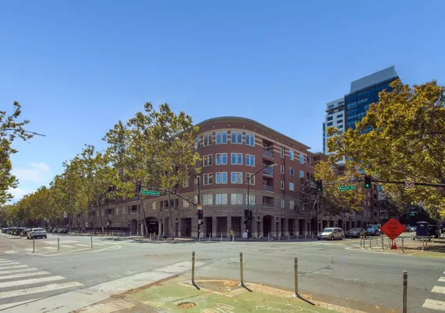Photo 1 of Condo for sale at 130 E San Fernando St #25, San Jose, CA 95112 | MLS# ML82060927 | Listing updated on 2026-10-05