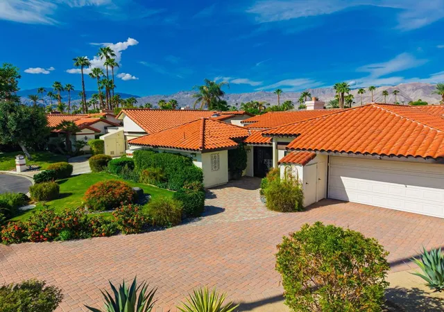 Photo 3 of Single family home for sale at 44017 Erie Ct, Indian Wells, CA 92210 | MLS# 219152574DA | Listing updated on 2026-10-07
