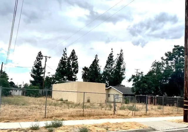 Photo 1 of Land for sale at 147 N Alessandro St, Hemet, CA 92543 | MLS# SW26199337 | Listing updated on 2026-09-11