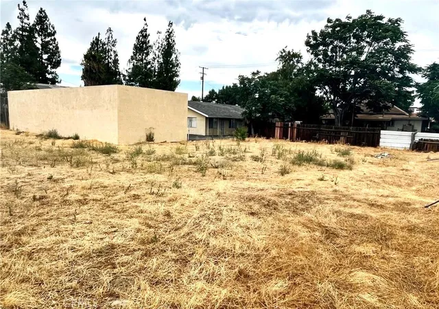 Photo 2 of Land for sale at 147 N Alessandro St, Hemet, CA 92543 | MLS# SW26199337 | Listing updated on 2026-09-11