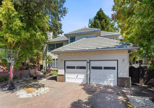Photo 2 of Single family home for sale at 3 Wildwood Pl, El Sobrante, CA 94803 | MLS# ML82060941 | Listing updated on 2026-10-04