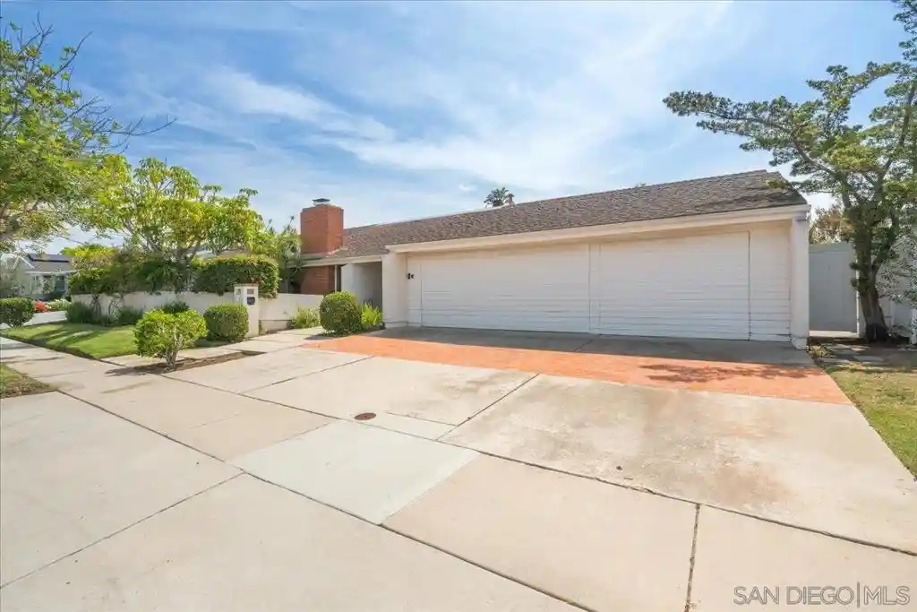 Photo 1 of Sale Pending at 5643 Bloch St, San Diego, CA 92122 | MLS# 260022300SD | Listing updated on 2026-10-16