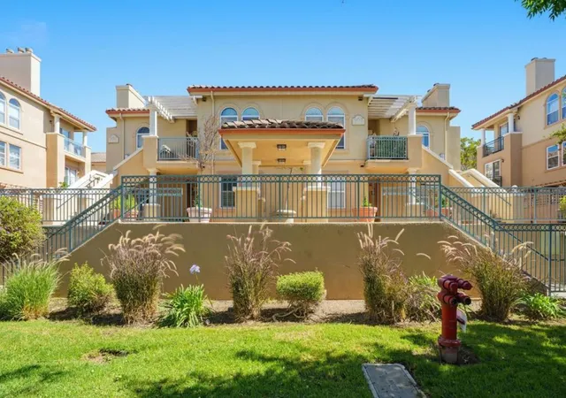 Photo 2 of Condo for sale at 952 S 11th Street #332, San Jose, CA 95112 | MLS# ML82058465 | Listing updated on 2026-10-04