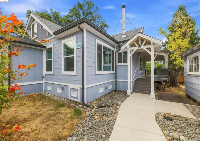 Single family home for sale at 18527 Crocker Ave, Tuolumne, CA 95379 | MLS# 41147952