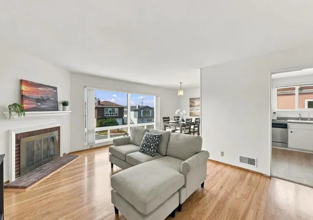 Photo 2 of Sale Pending at 253 Catalina Ave, Pacifica, CA 94044 | MLS# ML82060944 | Listing updated on 2026-09-24