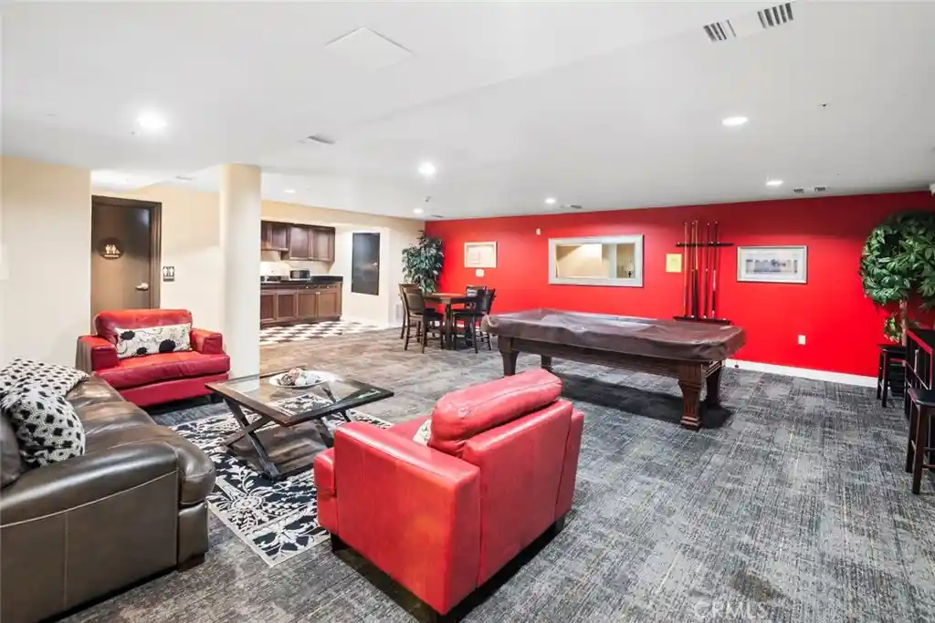 Listing Photo 23 - Condo for sale in 3750 Santa Rosalia located at 3750 Santa Rosalia, Los Angeles, CA 90008 - Unit #303