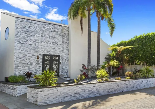 Photo 1 of Single family home for sale at 3304 Buena Vista St, San Diego, CA 92109 | MLS# 260022315SD | Listing updated on 2026-10-09