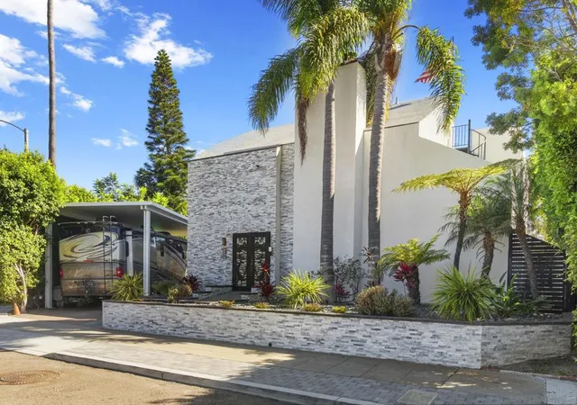Photo 4 of Single family home for sale at 3304 Buena Vista St, San Diego, CA 92109 | MLS# 260022315SD | Listing updated on 2026-10-09