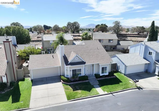 Photo 2 of Single family home for sale at 833 Oakwood Way, Oakley, CA 94561 | MLS# 41147985 | Listing updated on 2026-10-08