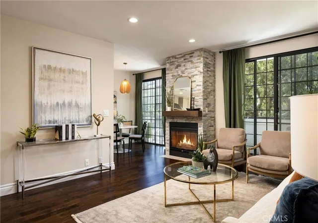 Photo 3 of Condo for sale at 860 S Lucerne #103, Los Angeles, CA 90005 | MLS# OC26199459 | Listing updated on 2026-09-20