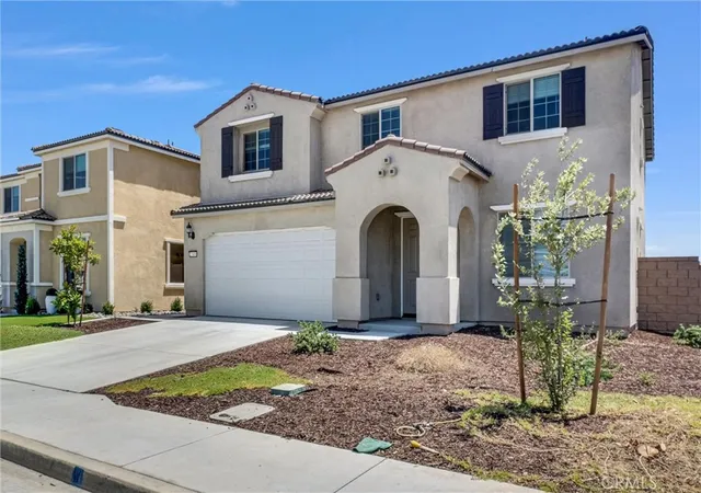Photo 2 of Single family home for sale at 27400 Golden Nugget St, Menifee, CA 92586 | MLS# OC26199447 | Listing updated on 2026-09-18