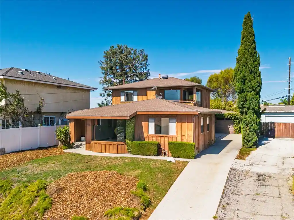 Photo 1 of Single family home for sale at 3421 S Patton Ave, San Pedro, CA 90731 | MLS# SB26197798 | Listing updated on 2026-10-15