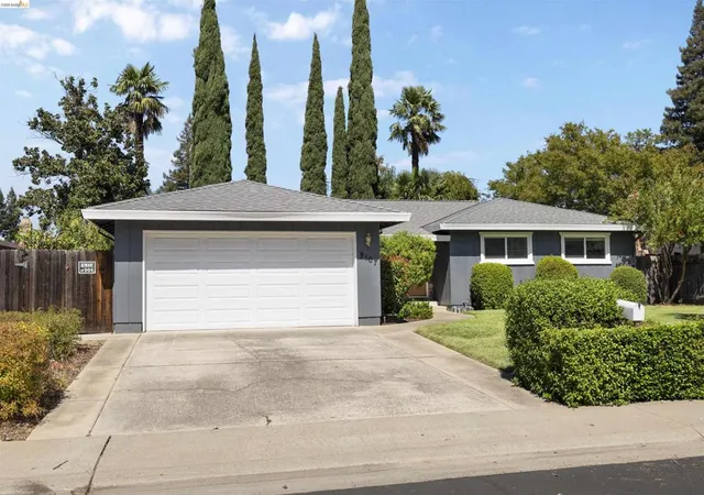 Photo 1 of Sale Pending at 9107 Yount Ct, Elk Grove, CA 95624 | MLS# 41148002 | Listing updated on 2026-09-23