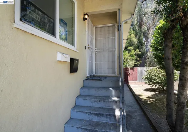Photo 2 of House for sale at 3211 Courtland Ave, Oakland, CA 94619 | MLS# 41148013 | Listing updated on 2026-09-18