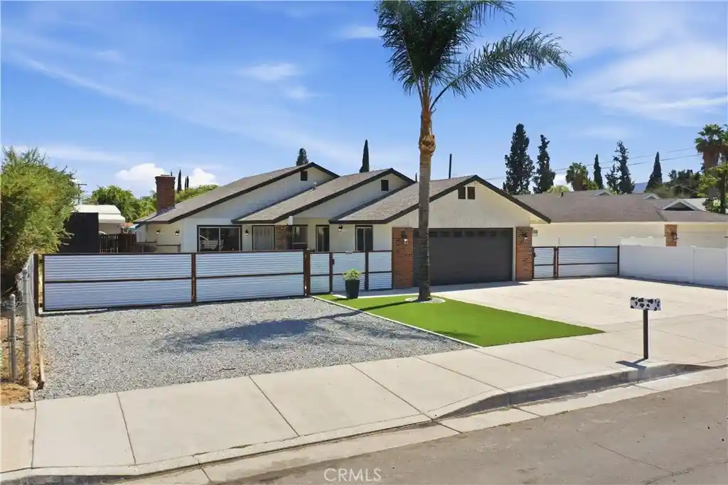 Photo 1 of Single family home for sale at 41870 B St, Murrieta, CA 92562 | MLS# SW26195064 | Listing updated on 2026-10-25
