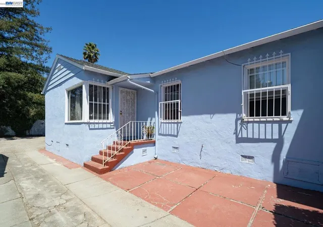 Photo 2 of House for sale at 2533 19th Avenue, Oakland, CA 94606 | MLS# 41148023 | Listing updated on 2026-09-18