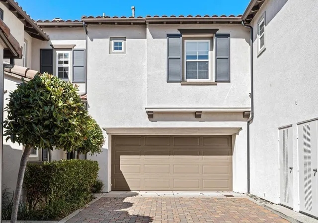 Listing Photo 2 - Condo for sale in building located at 170 Paseo Vis, San Clemente, CA 92673