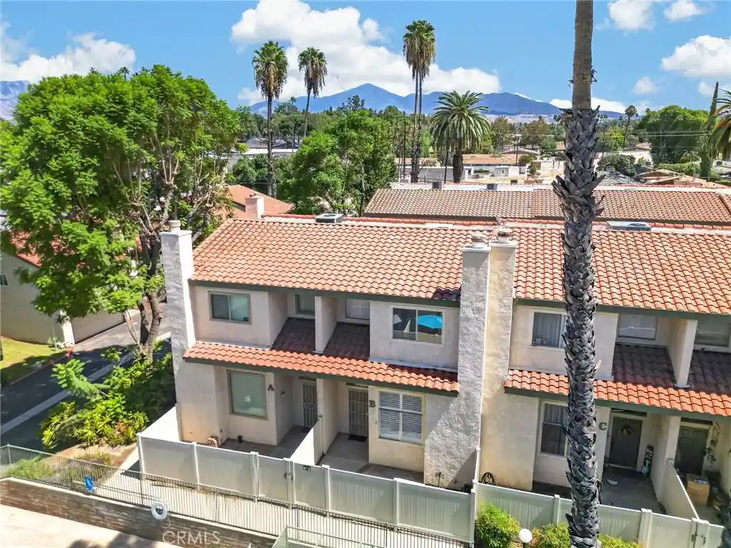 Condo for sale at 91 Tennessee St #B, Redlands, CA 92373 | MLS# IG26196663