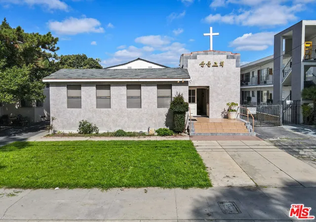Multi family home for sale at 317 W Palmer Ave, Glendale, CA 91204 | MLS# 26986213
