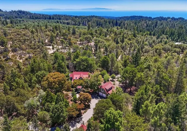 Photo 3 of Single family home for sale at 1035 Martin Rd, Santa Cruz, CA 95060 | MLS# ML82060798 | Listing updated on 2026-10-12