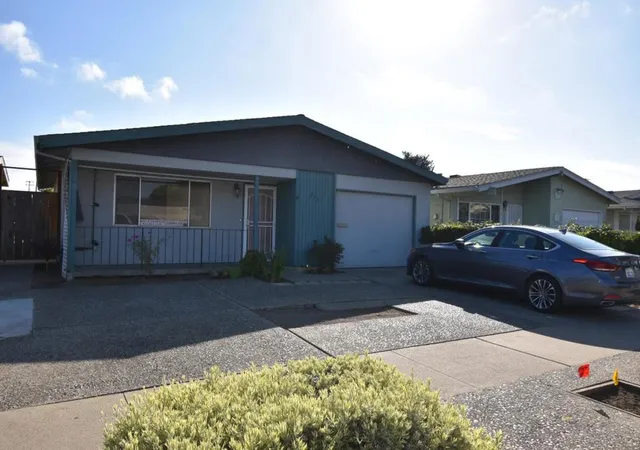 Photo 1 of Sale Pending at 279 Hushbeck Ave, Watsonville, CA 95076 | MLS# ML82061013 | Listing updated on 2026-09-23