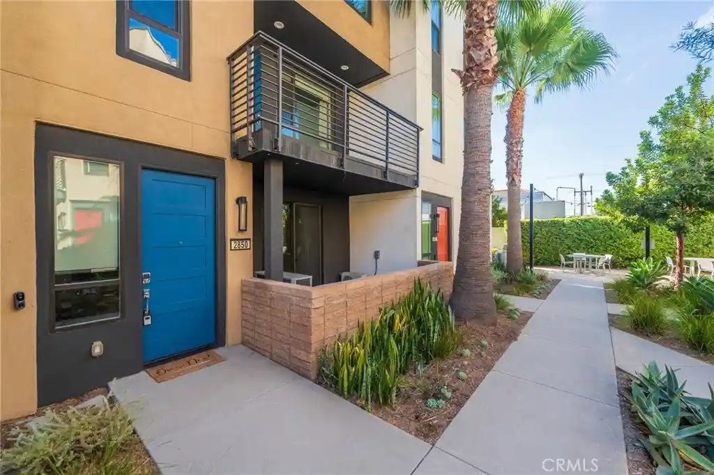 Condo for sale at 2850 N Glassell St, Orange, CA 92865 | MLS# OC26199632